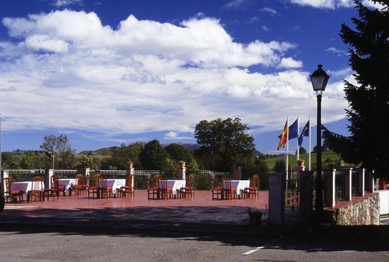 Hotel Villa De Nava Exterior photo